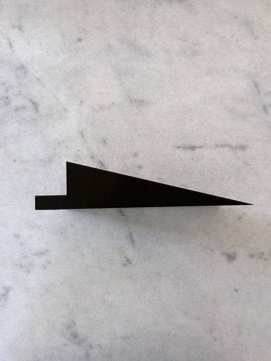 Razor battery wedge