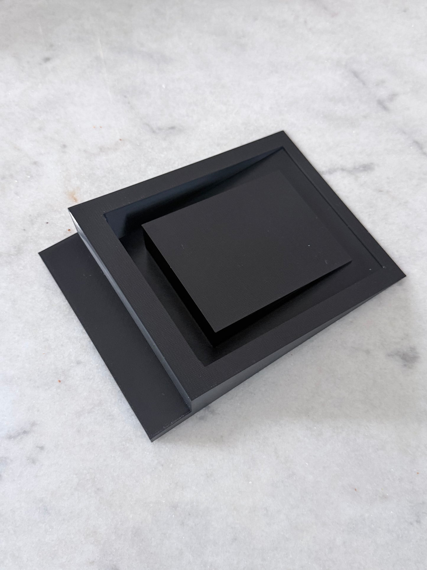 Razor battery wedge
